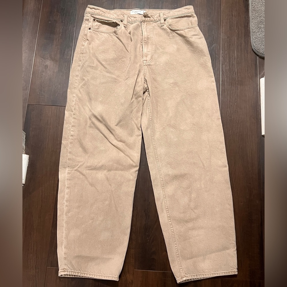 Abercrombie & Fitch Taper Jean in Oat - size 14